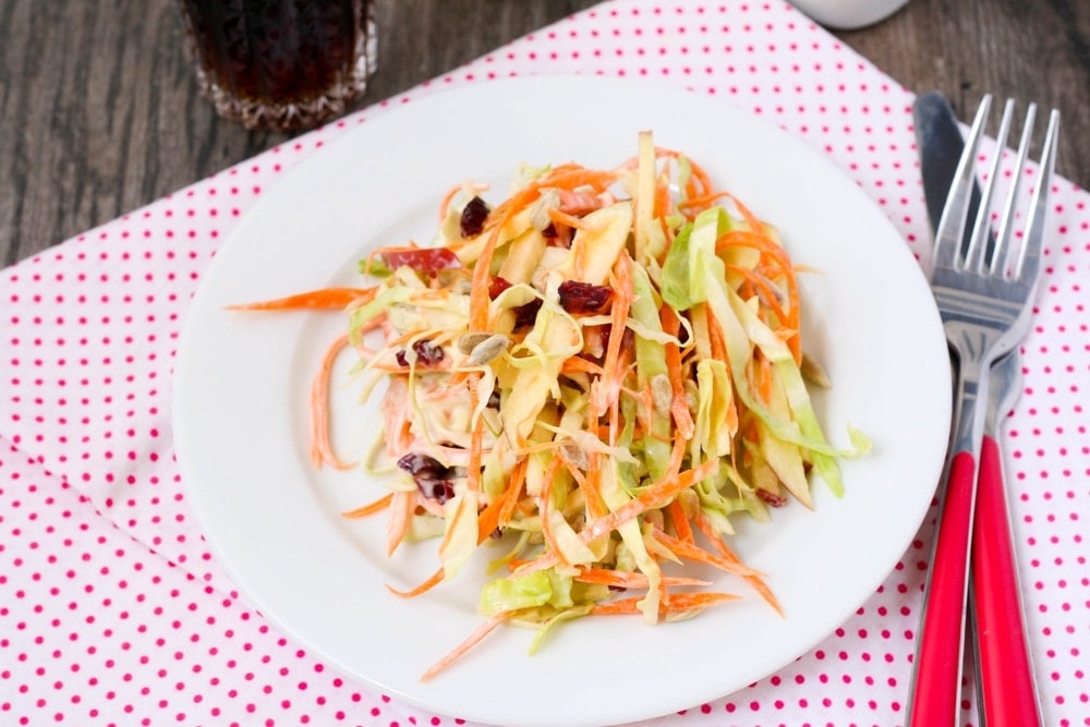 En este momento estás viendo Ensalada de zanahoria y piña con frutos secos