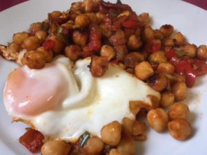 Lee más sobre el artículo Garbanzos Fritos con Patatas