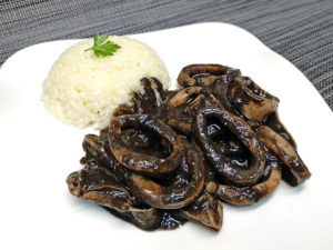 Lee más sobre el artículo Receta de Calamares en su Tinta con Arroz