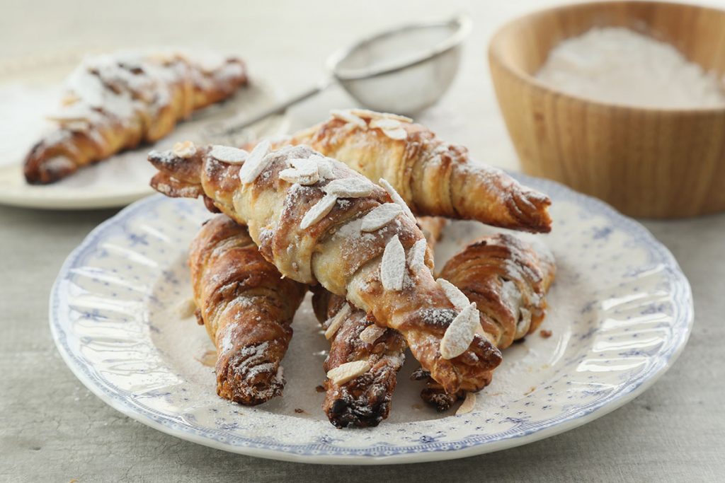 En este momento estás viendo Receta de croissants almendradas