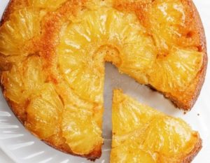 Lee más sobre el artículo Tarta de piña en el microondas