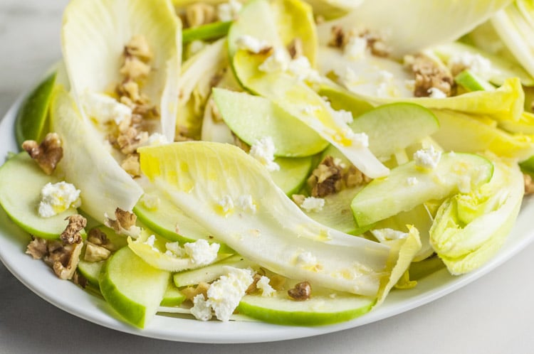 En este momento estás viendo Receta de ensalada de endivias con manzanas