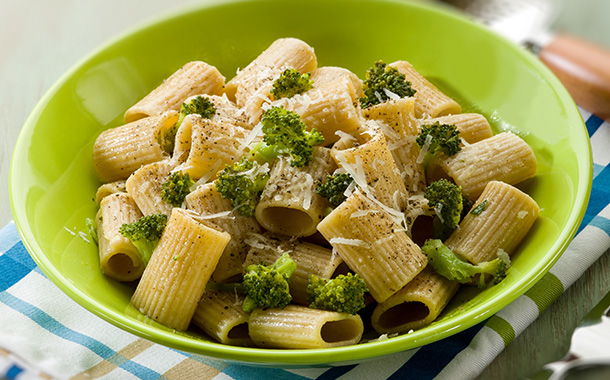 En este momento estás viendo Macarrones con salsa de brócoli