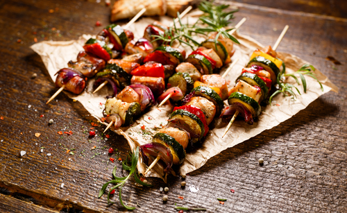 En este momento estás viendo Brochettes de carne con verduras