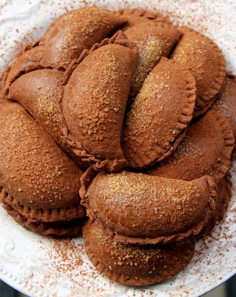 En este momento estás viendo Empanadas de chocolate con dulce de leche