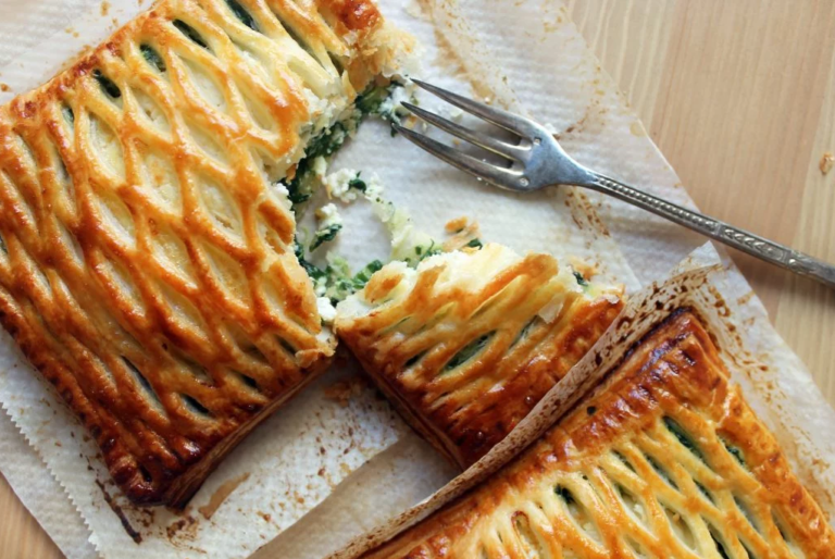 En este momento estás viendo Spinach and goat cheese puff pastry